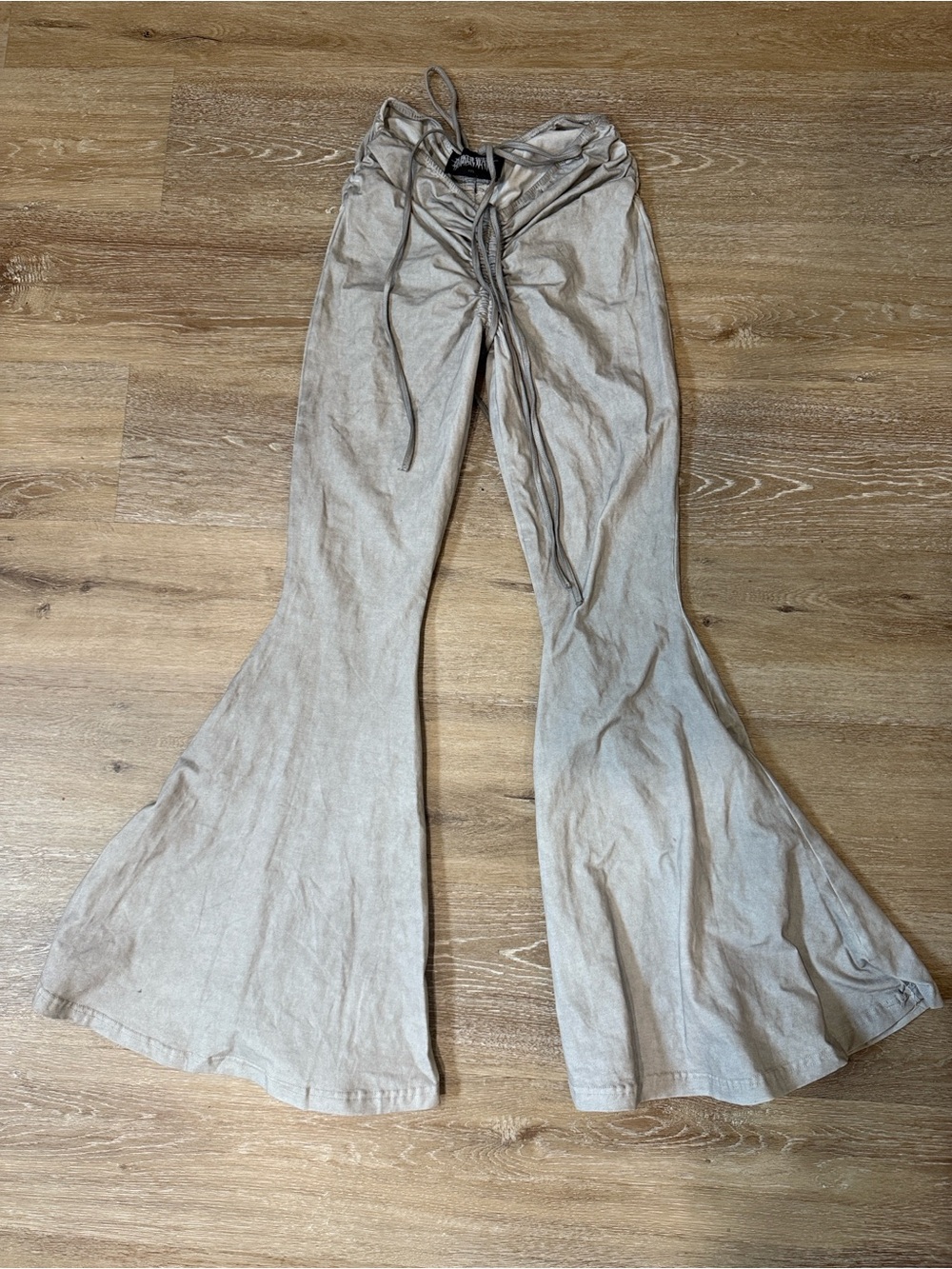 Darker wavs fader v cut bell bottoms gray off white flare
